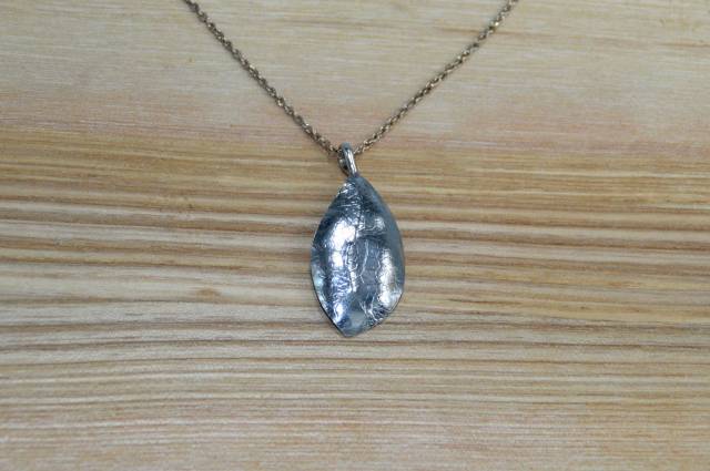 Pendentif empreinte vgtale en argent
