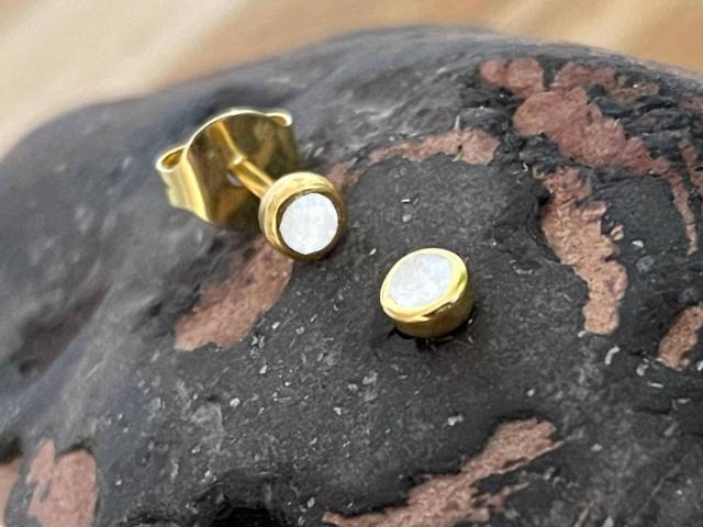 Boucles d'oreilles plaqu or - Serti de galets naturels